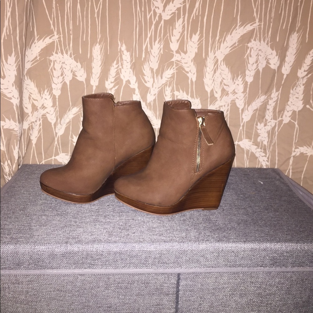 Ankle booties
